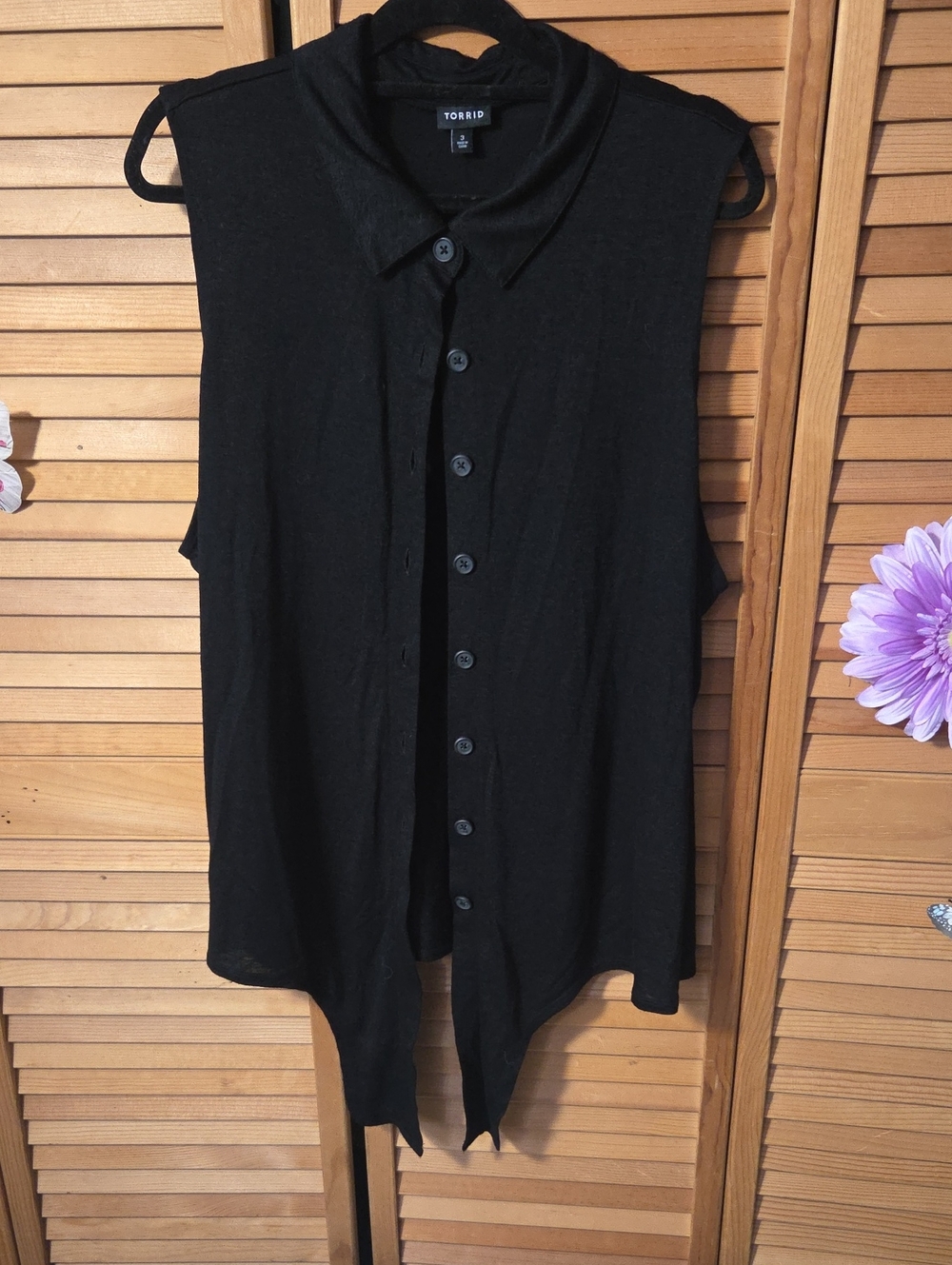 2020 Torrid Black Sleeveless Button-Up Collared Tie Front Top